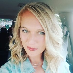 Meet your Posher, Hillary